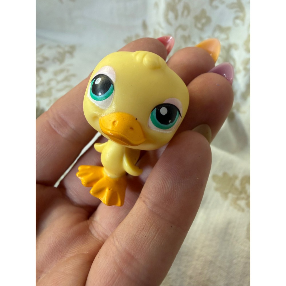 Hasbro Littlest Pet Shop Duck Yellow Teal Eyes Pink Magnet Figure 2005 LPS